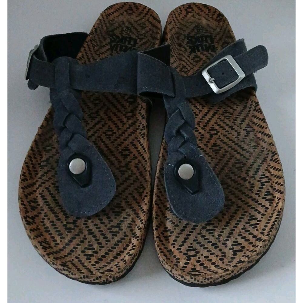Muk Luks sandals Size 9